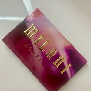 Milani Luster Light Eyeshadow Palette